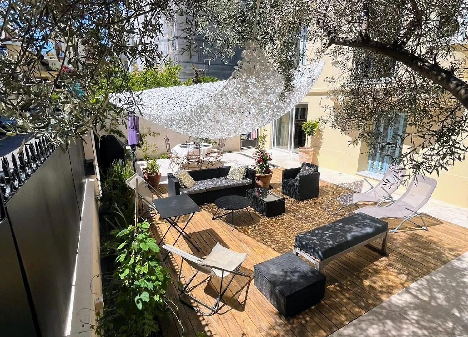 Grand Rez De Jardin Terrasse Calme Centre-Ground Floor Quiet Garden Terrace Near Center Of 尼斯